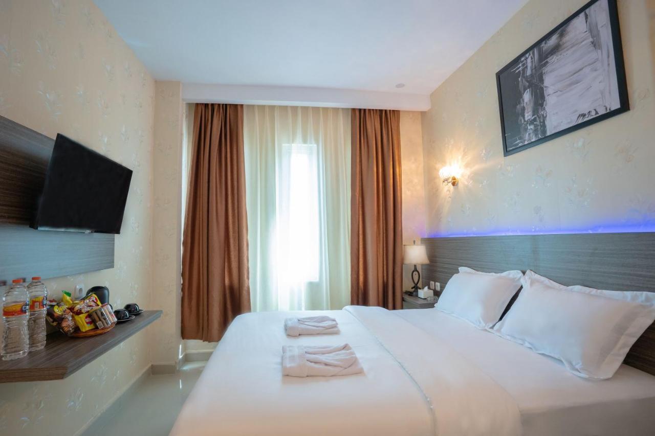 เซน พรีเมียม เดอทองกา โฮเต็ล Hotel เมดาน ภายนอก รูปภาพ